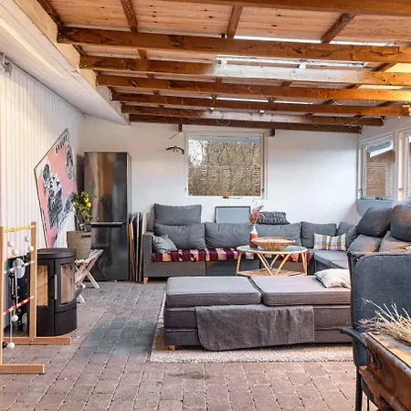 בית נופש Lovely In *