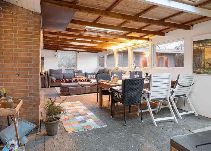 בית נופש Lovely In *